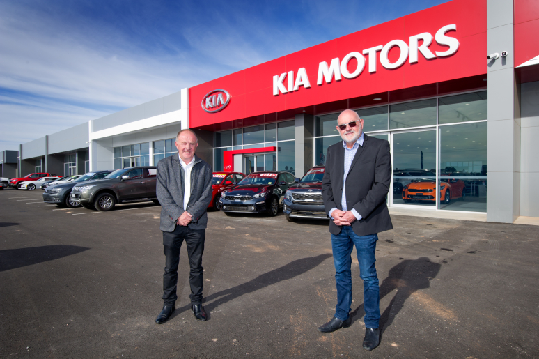 Mildura car business keeps hopes up for Holden deal