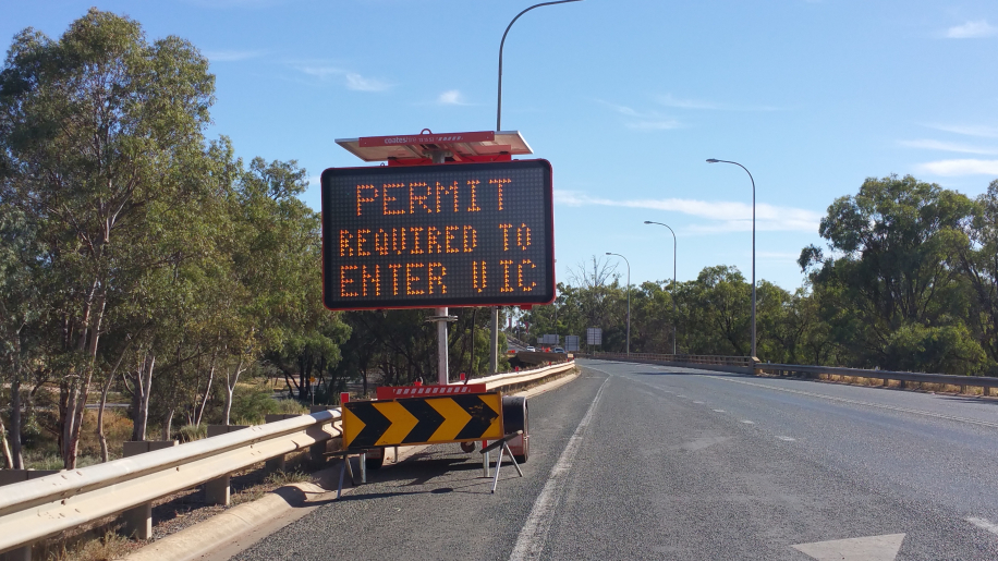 Covid Border Restrictions Cause Chaos For Holidaymakers And Residents In Victoria And Nsw Abc News