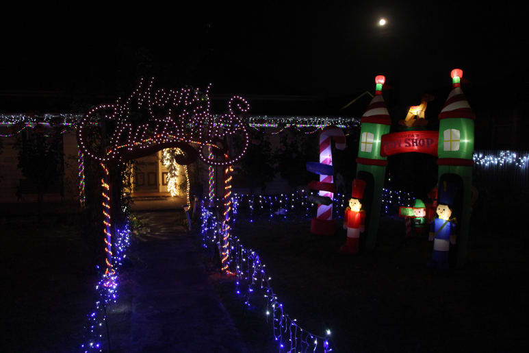 Pate Rd Christmas Lights 2022 Christmas Decorations Catch Eyes