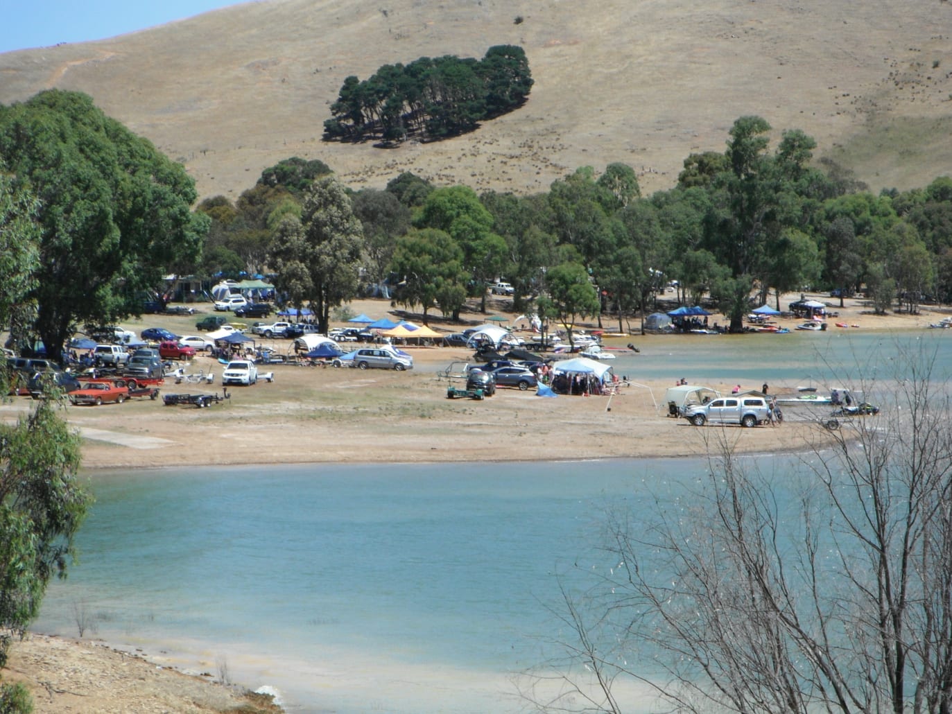 Lake Eildon open for spring activities