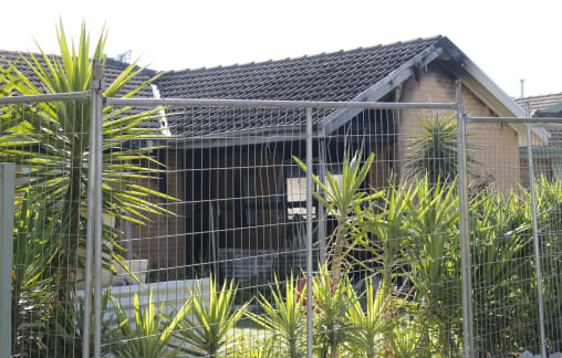 Firies respond to building fire