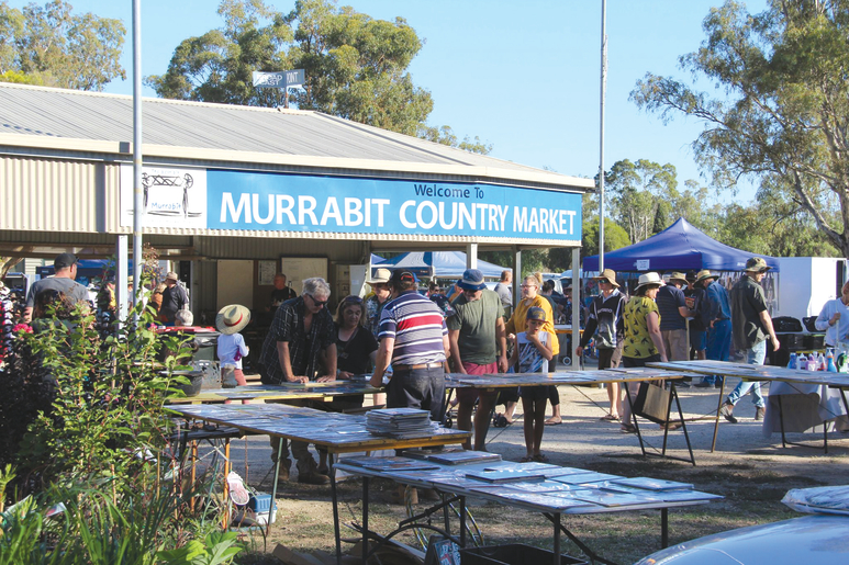 Chockablock market at Murrabit